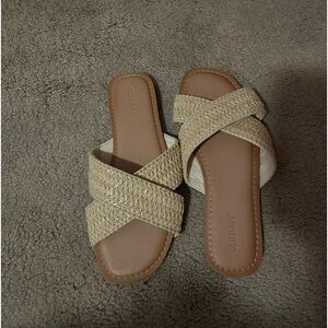 Old Navy Cream/Beige Slide Sandal
